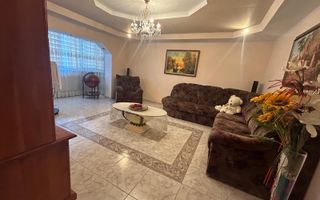 Apartament cu 3 camere zona mal - Poză 1