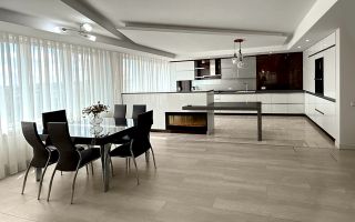 Chirie, apartament, 3 camere + living, strada București, Centru - Poză 1