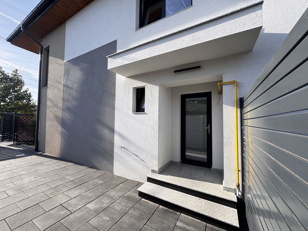 PROPRIETAR Casa Individuala P+1+M Noua la cheie /Doi cocosi Straulesti - Poză 8