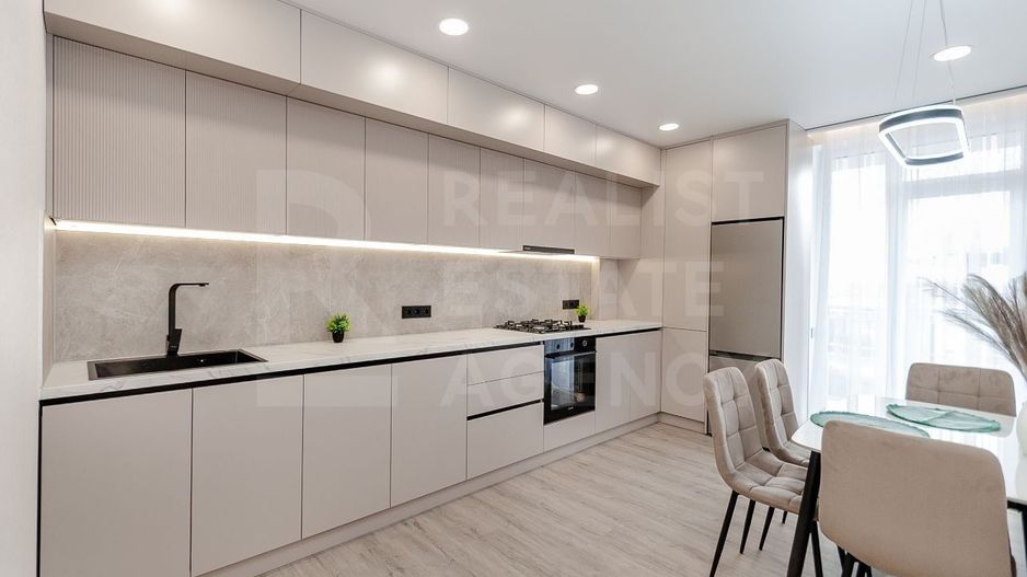 Vânzare, apartament, o cameră, str. Regina Elisabeta, Durlești - Poză 1