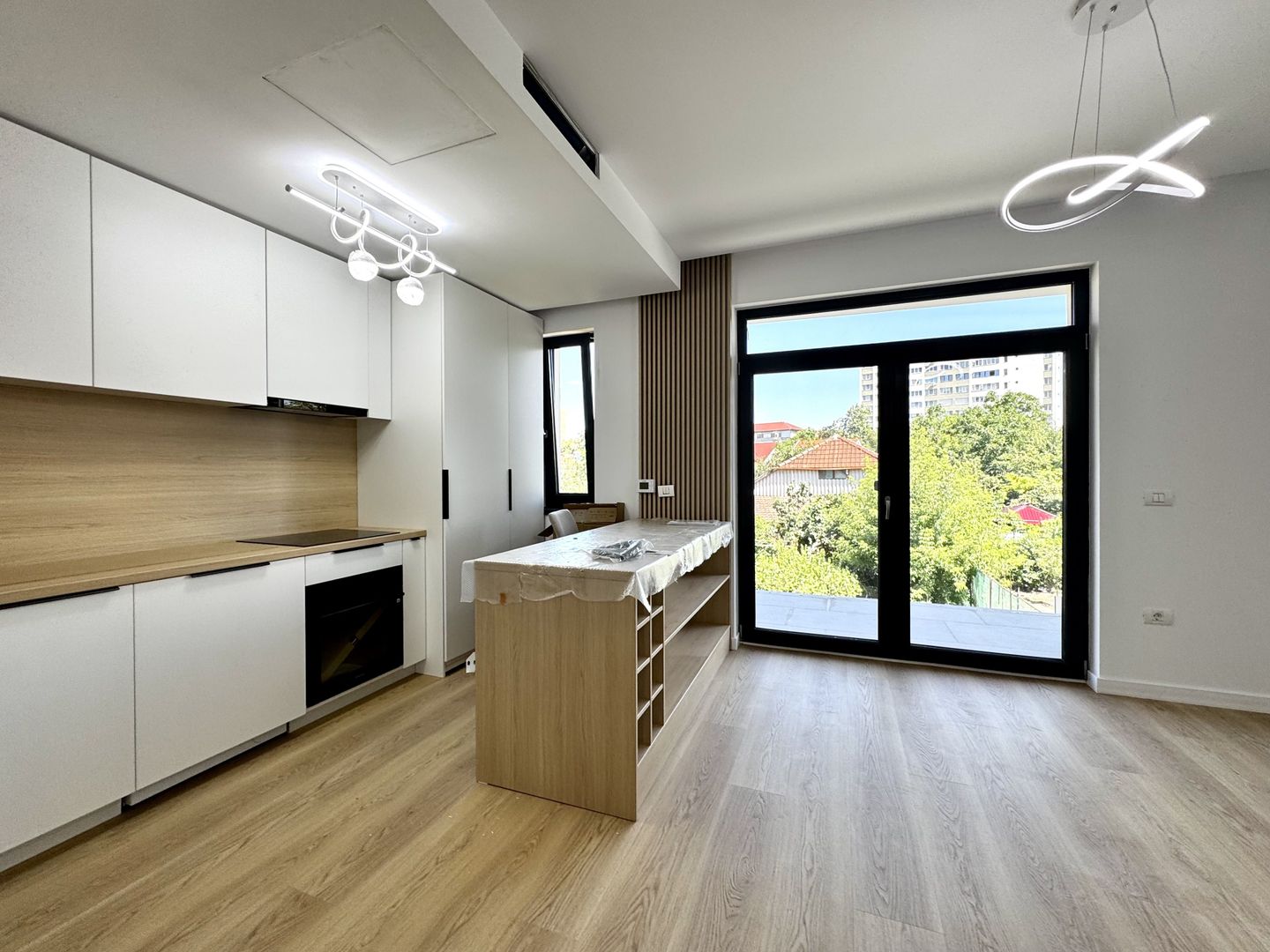 Apartament elegant si sustenabil, prima închiriere, in zona Cetății - Poză 4