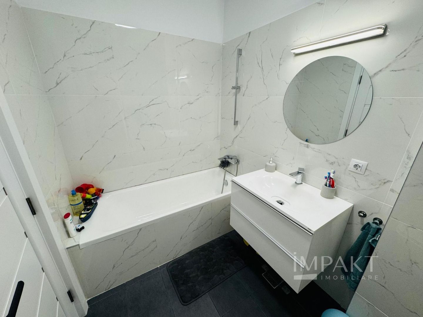 Apartament superb cu 4 camere, cartier Iris! - Poză 14