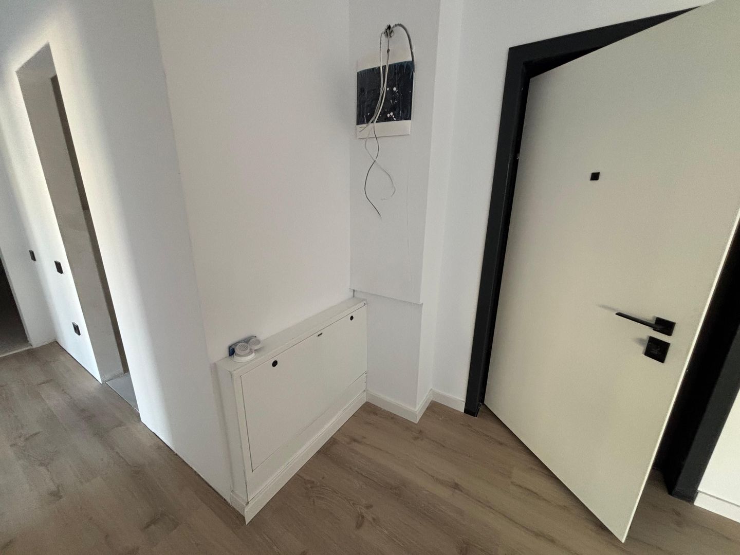 Apartament PREMIUM 3 camere cu GARAJ si boxa - zona Centrala - Poză 19