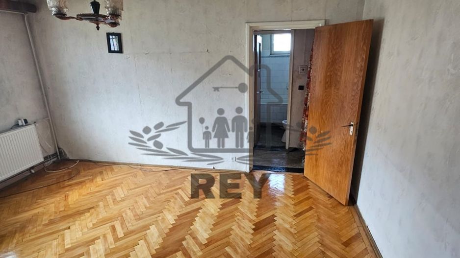 Ap 2 camere semidecomandat zona Bd. Mihai Viteazu/DE RENOVAT - Poză 3