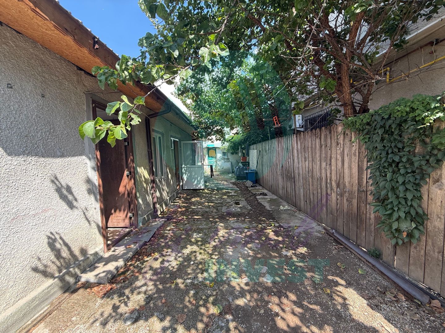 Casa singura in curte intre Pache Protopopescu si Calea Calarasilor - Poză 1