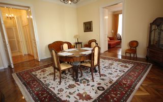 APARTAMENT DEOSEBIT IN ZONA CENTRALA - Poză 2