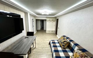 De vanzare apartament cu 3 camere, zona Piata Mare. - Poză 1