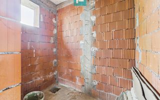 Casă la roşu S+P+1 în Bodrogu Nou - Poză 10