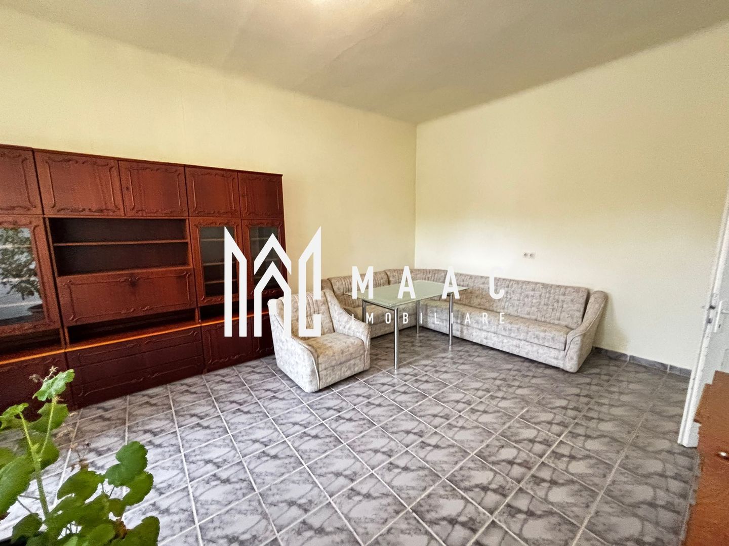 Casă individuală | Teren 1.652 mp | Curte liberă 846 mp | Șura Mica - Poză 2