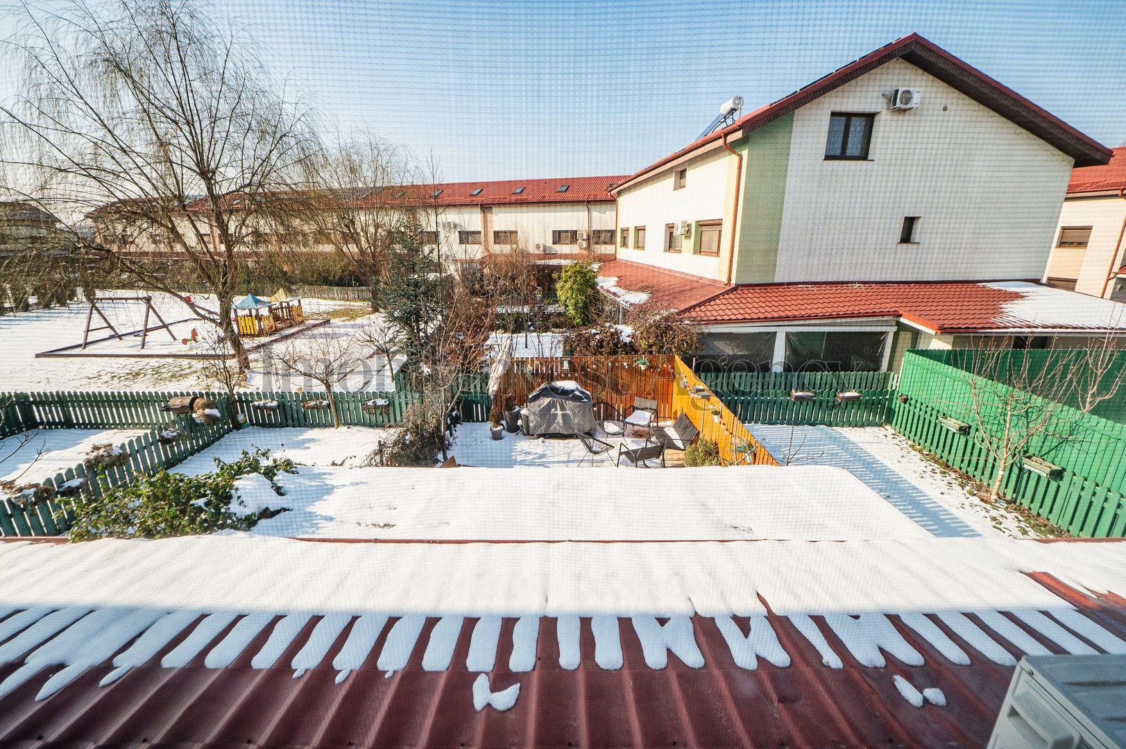 Duplex P+1+M cu grădină proprie, terasă și acces la piscină. - Poză 26