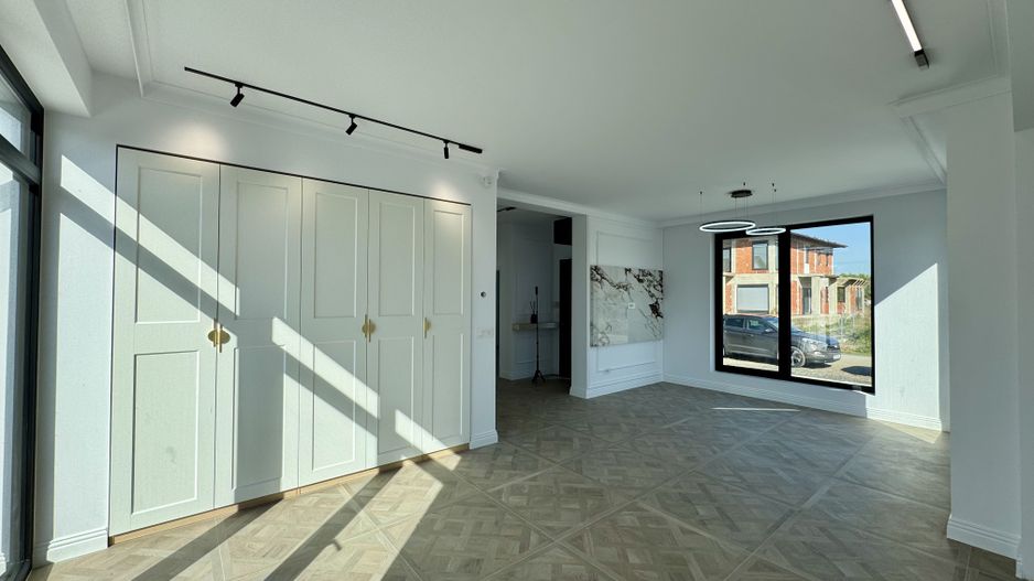 Alege Confortul: Casa Modernă Săcălaz - Poză 3