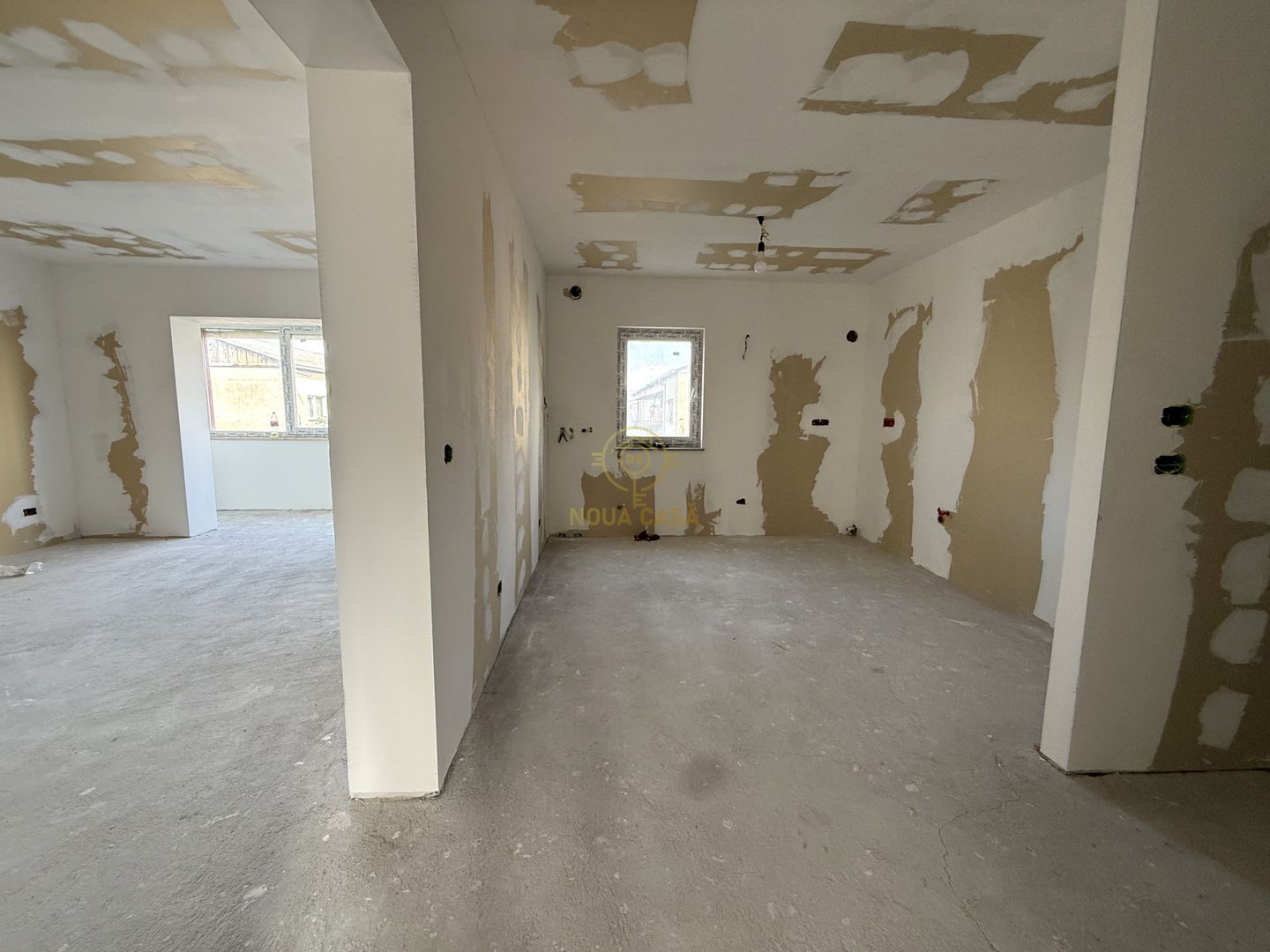 De vanzare Apartament 3 camere Gellert Sandor 71MP/Dubla Orientare - Poză 2