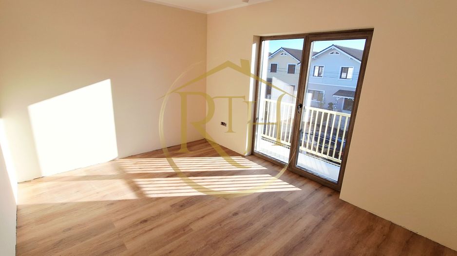 Oferim spre vanzare casa-duplex cu 4 camere si 3 bai situata in Giroc - Poză 10