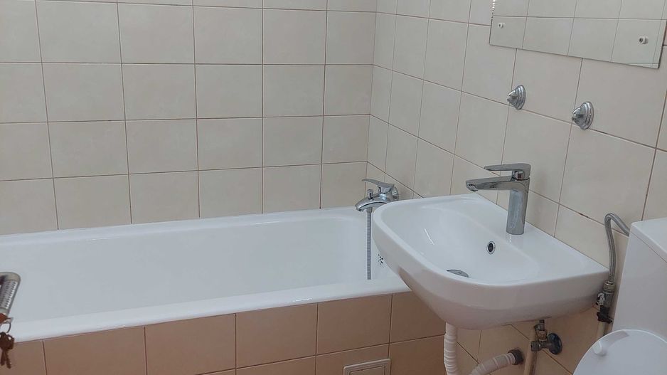 Închiriez apartament 2 camere, Piața Muncii, renovat - Poză 7