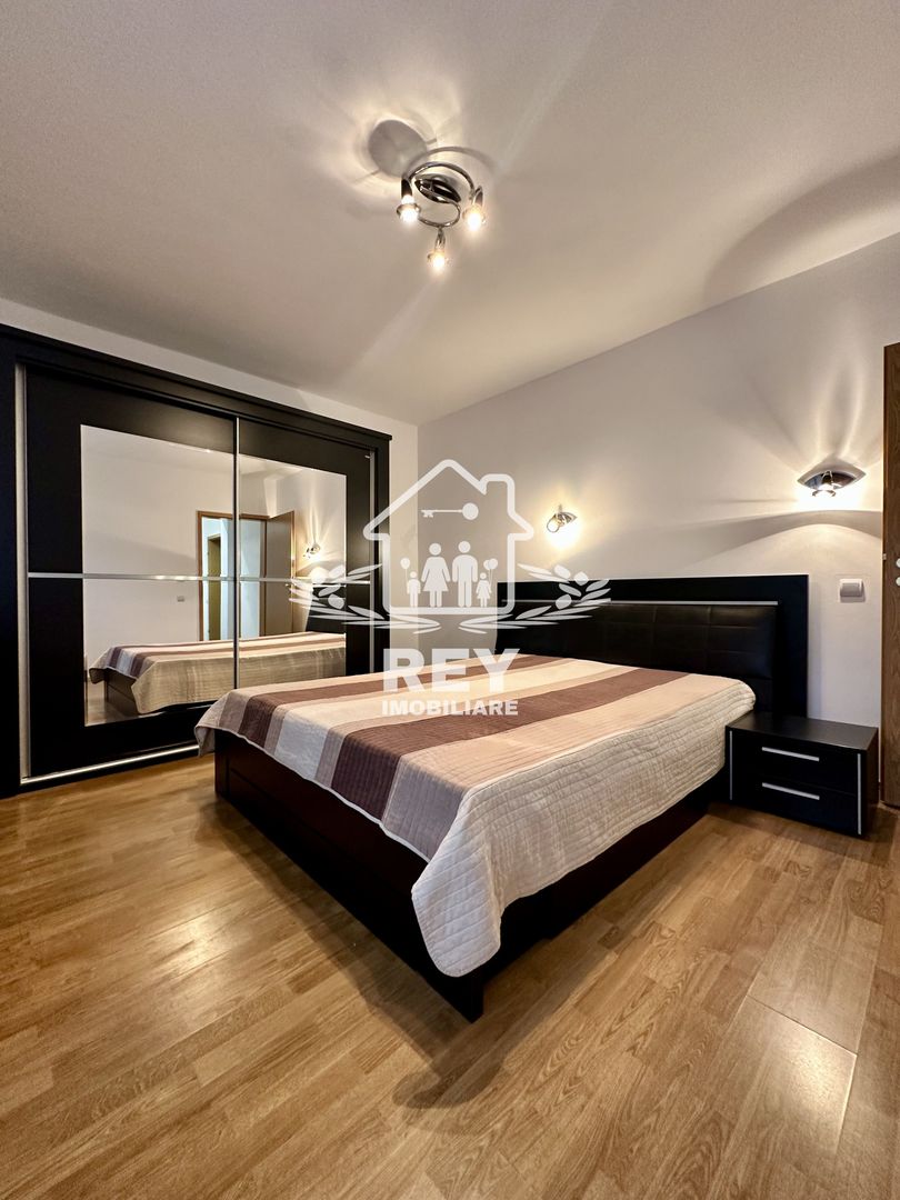 Apartament 4 camere cu garaj zona Strand- V.Aurie - Poză 1