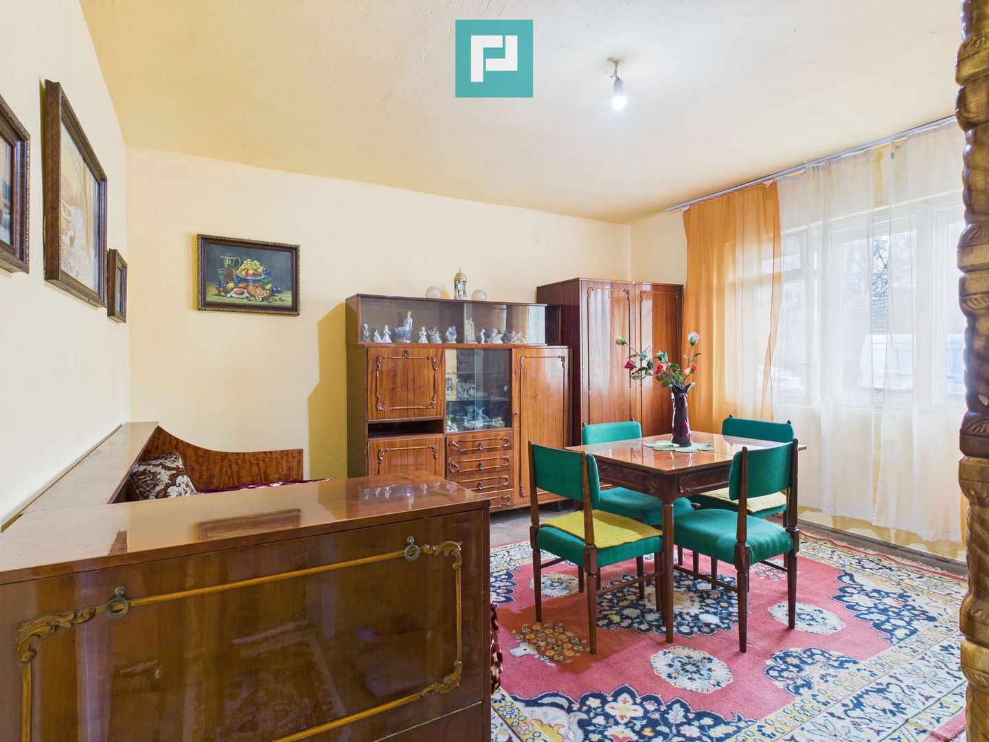 Apartament Săvârşin vizavi de intrarea la Castel - Poză 5
