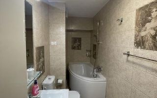 Închiriez apartament 2 camere, Decebal, mobilat, confort lux, parcare - Poză 8