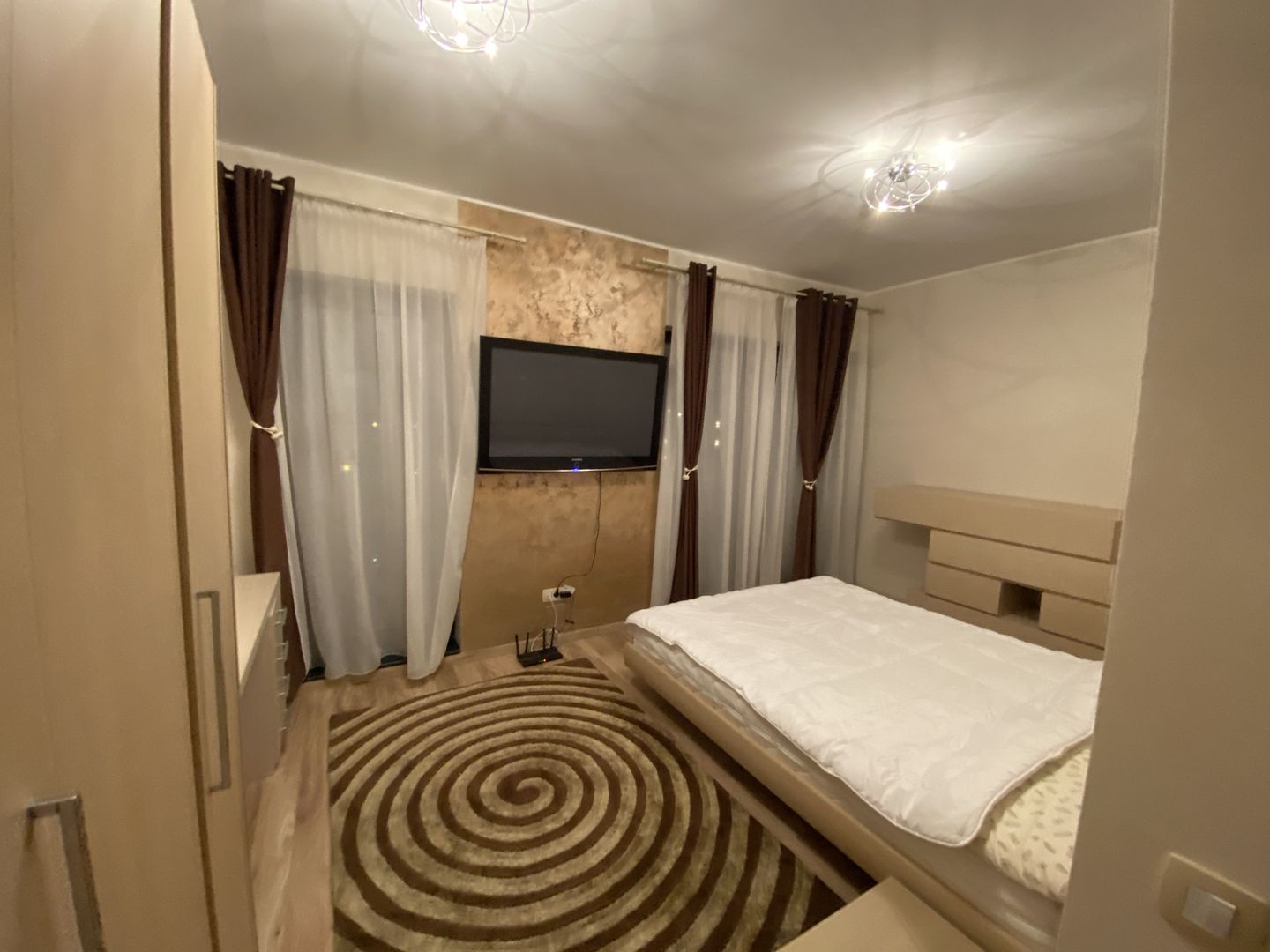 Duplex de vânzare/ cartier Europa/  curte/ terasa de 25 mp/ finisat modern - Poză 5