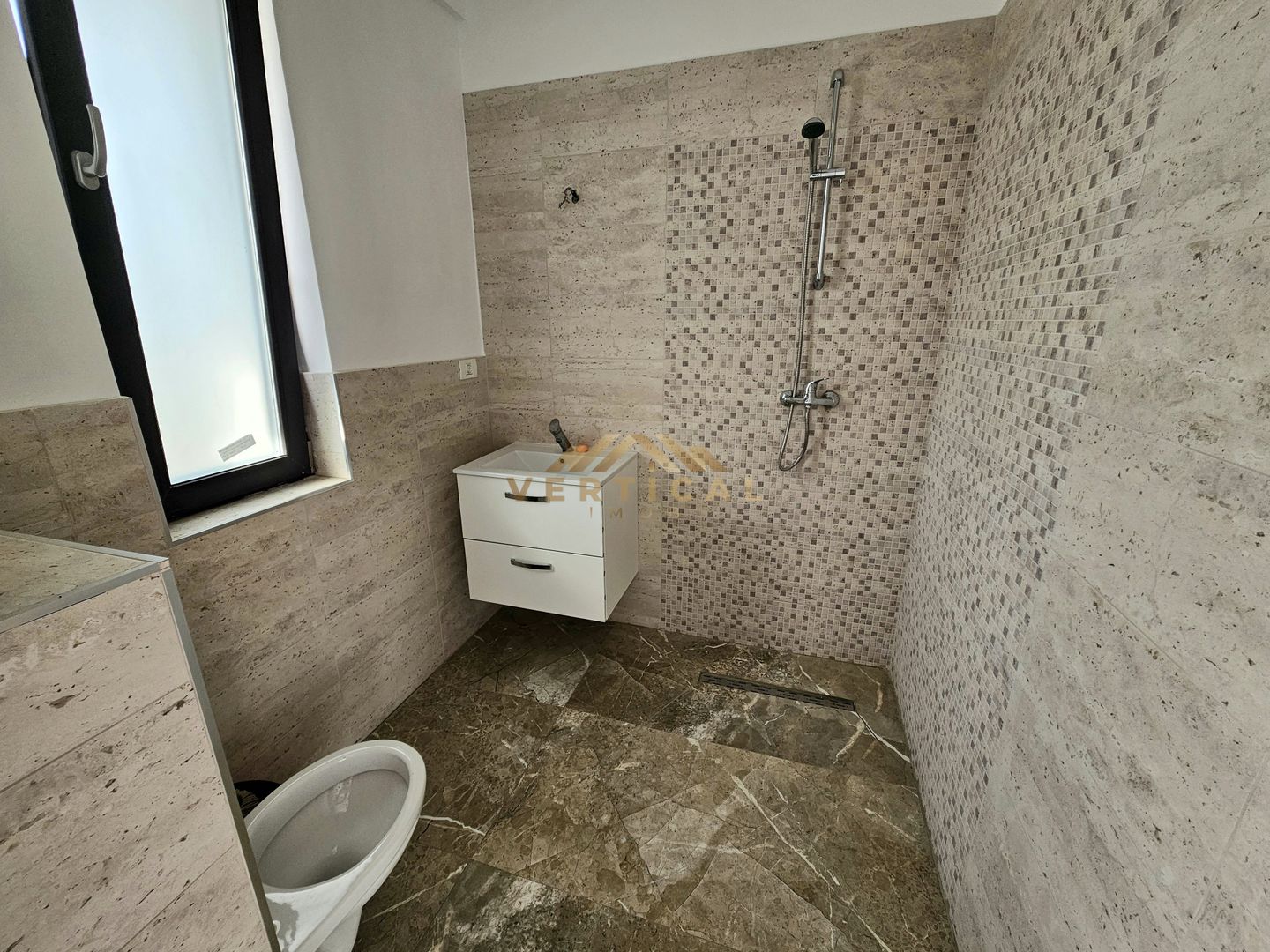 Vila 4 camere in centrul comunei Berceni - Poză 13