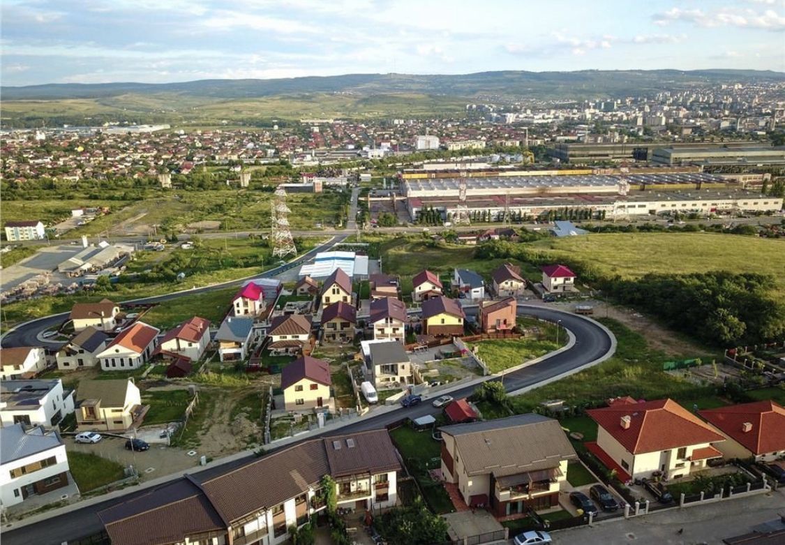 Apartament spatios si versatil ideal pentru o familie - Poză 2