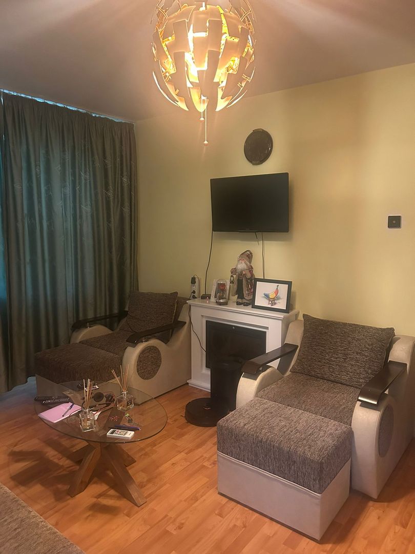 Apartament 2 camere, etaj 3, Trivale, la intrare in cartier - Poză 2