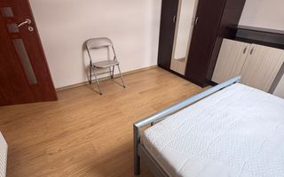 Inchiriez apartament 3 camere, spatios, central, et.5+mansarda - Poză 6