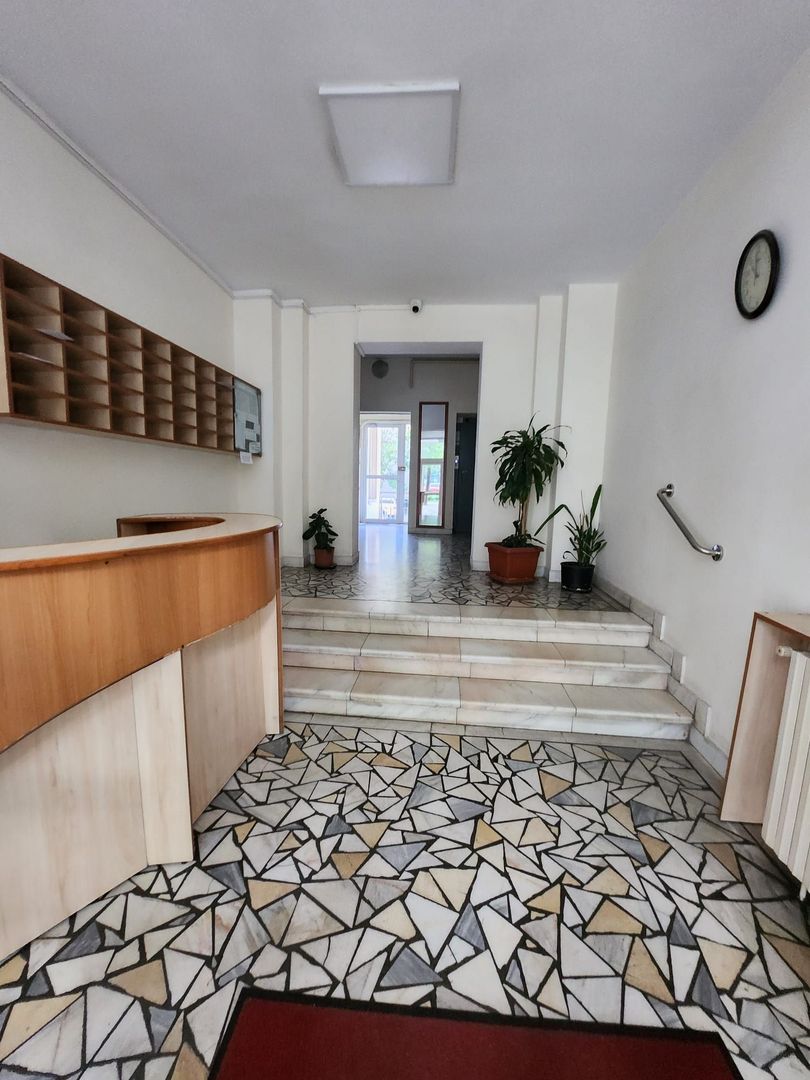 De Inchiriat Garsoniera Bd. Decebal  cu TERASA langa Rond Alba Iulia - Poză 8