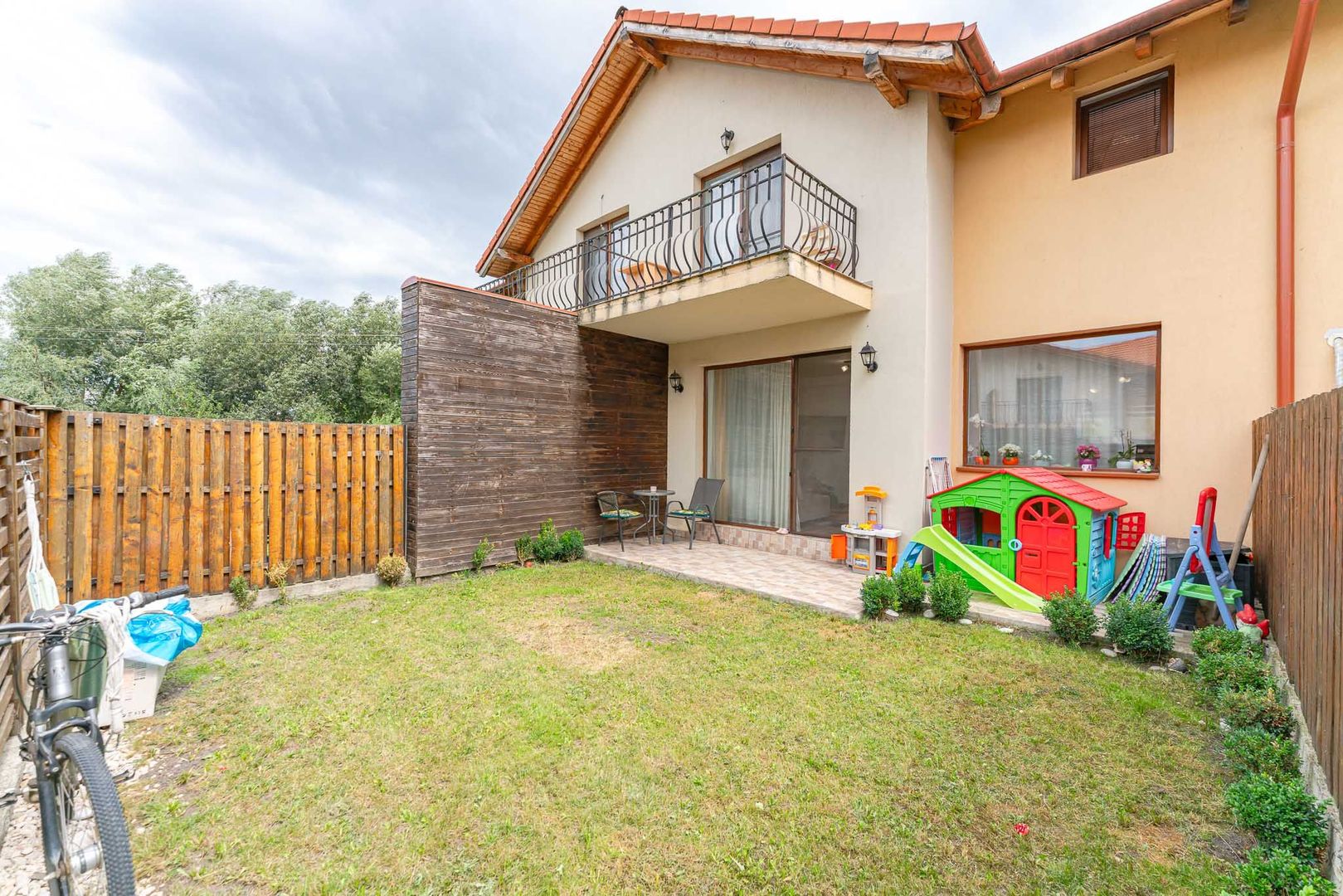 Casă familială în Sânpetru, pe strada Speranței - Poză 1