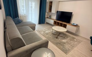 Apartament cu 3 camere, zona centrala. - Poză 2