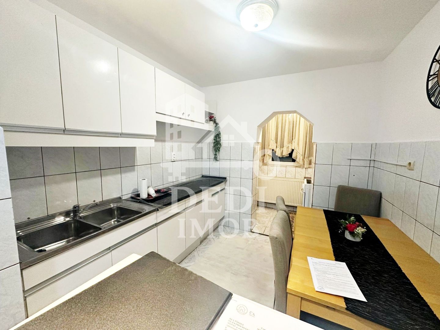 Inchiriez apartament 2 camere zona Nufarul,Oradea - Poză 3