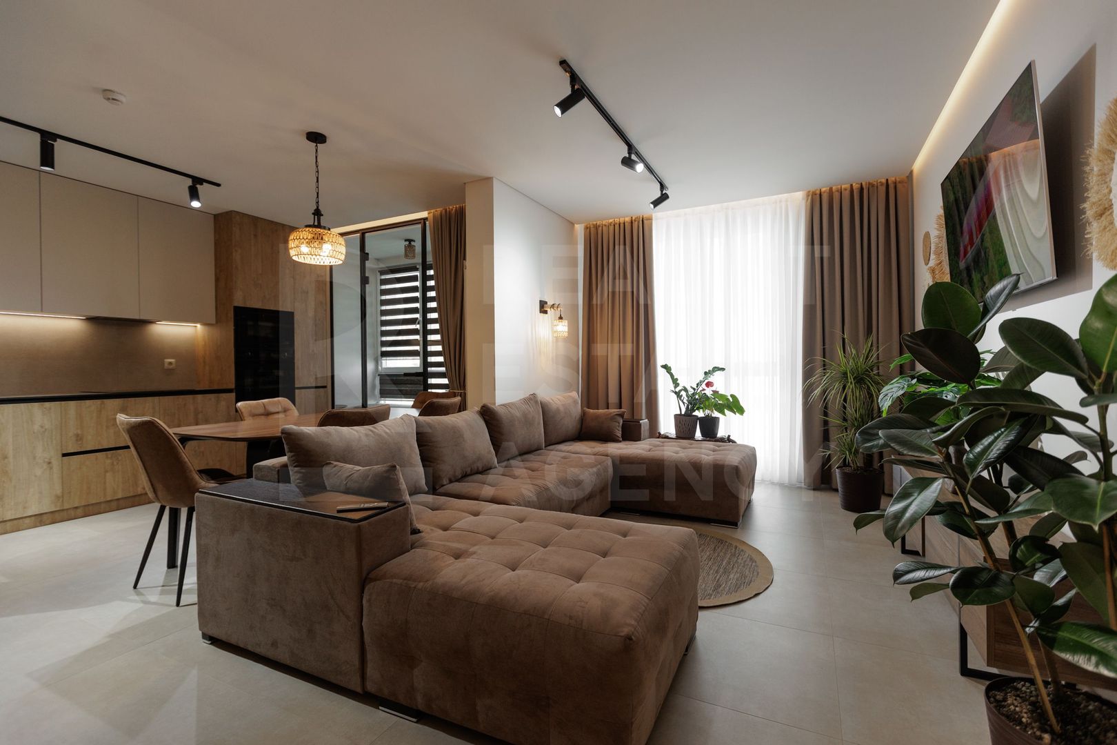 Chirie, apartament, 3 camere, strada Onisifor Ghibu, Buiucani - Poză 1