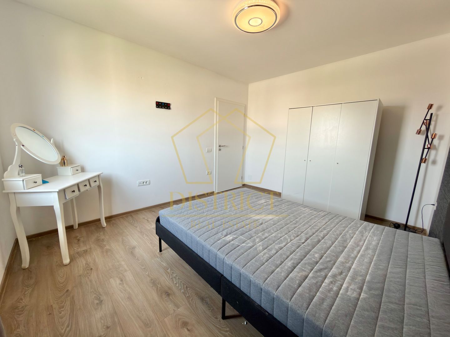 Apartament cu 3 camere complet mobilat si utilat la etajul 2 in Giroc - Chisoda. - Poză 8