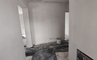Casa 4 camere Crevedia - Poză 2