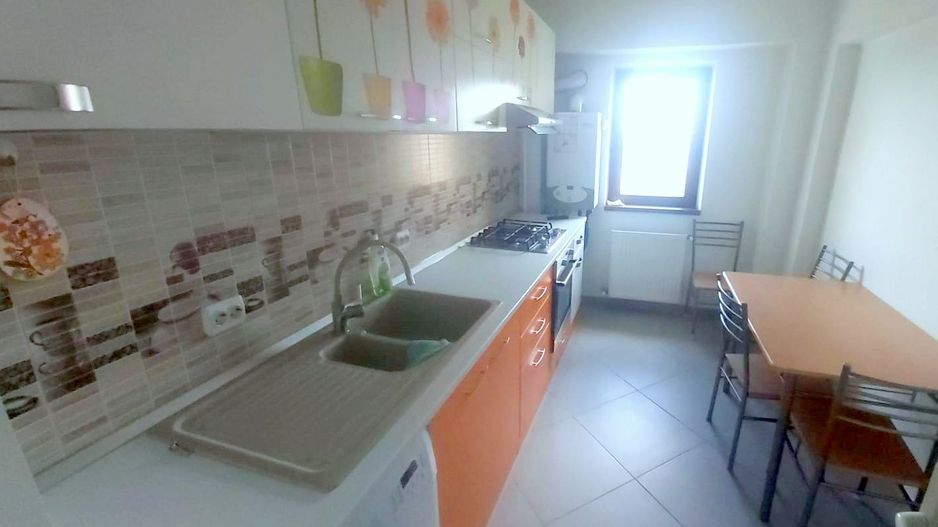 Apartament cu doua camere, decomandat - Bd. Unirii, scoala nr. 10 - Poză 4