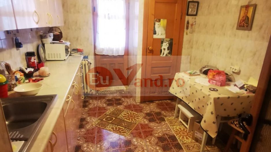De vanzare apartament cu 3 camere Mazepa 1, BR-uri, etaj 4/10, 98.000 E - Poză 2