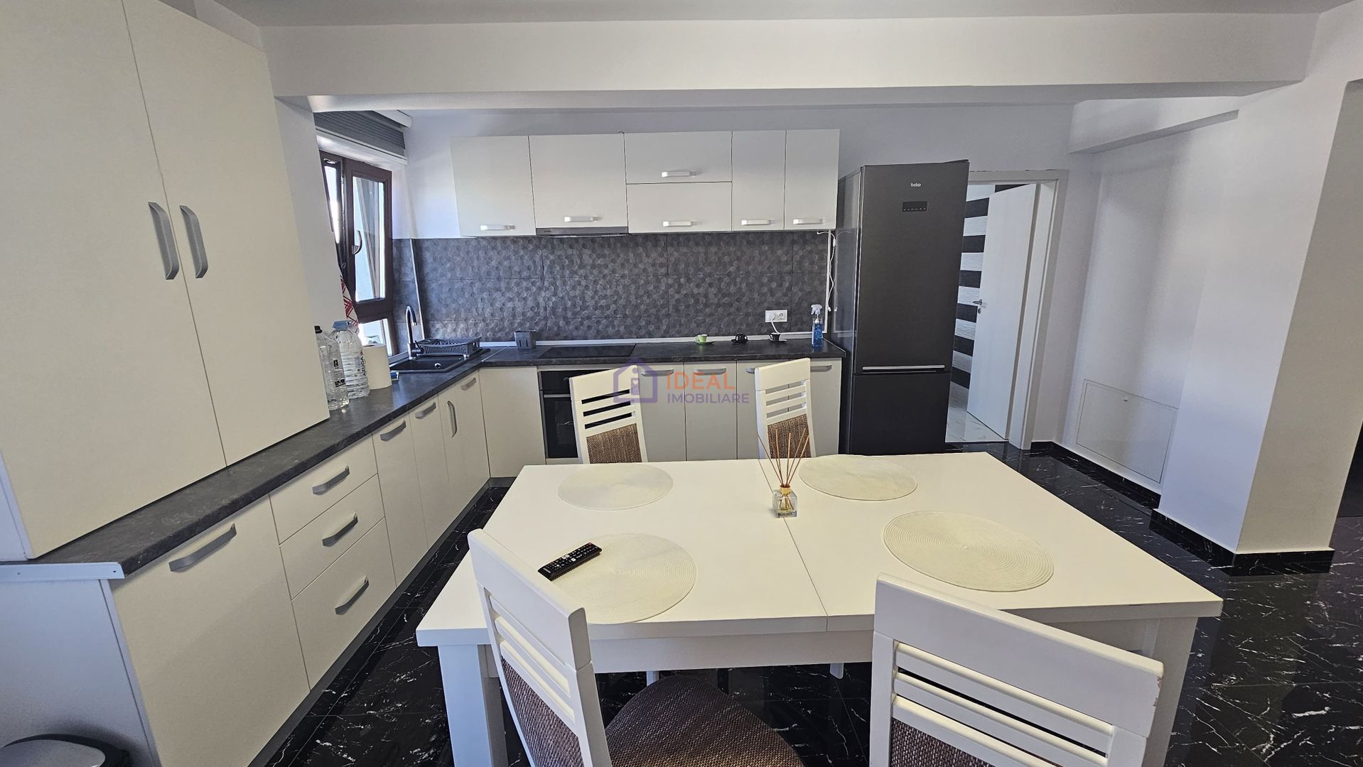 Penthouse Modern cu 3 camere si terasa, pe Doamna Stanca - Poză 3