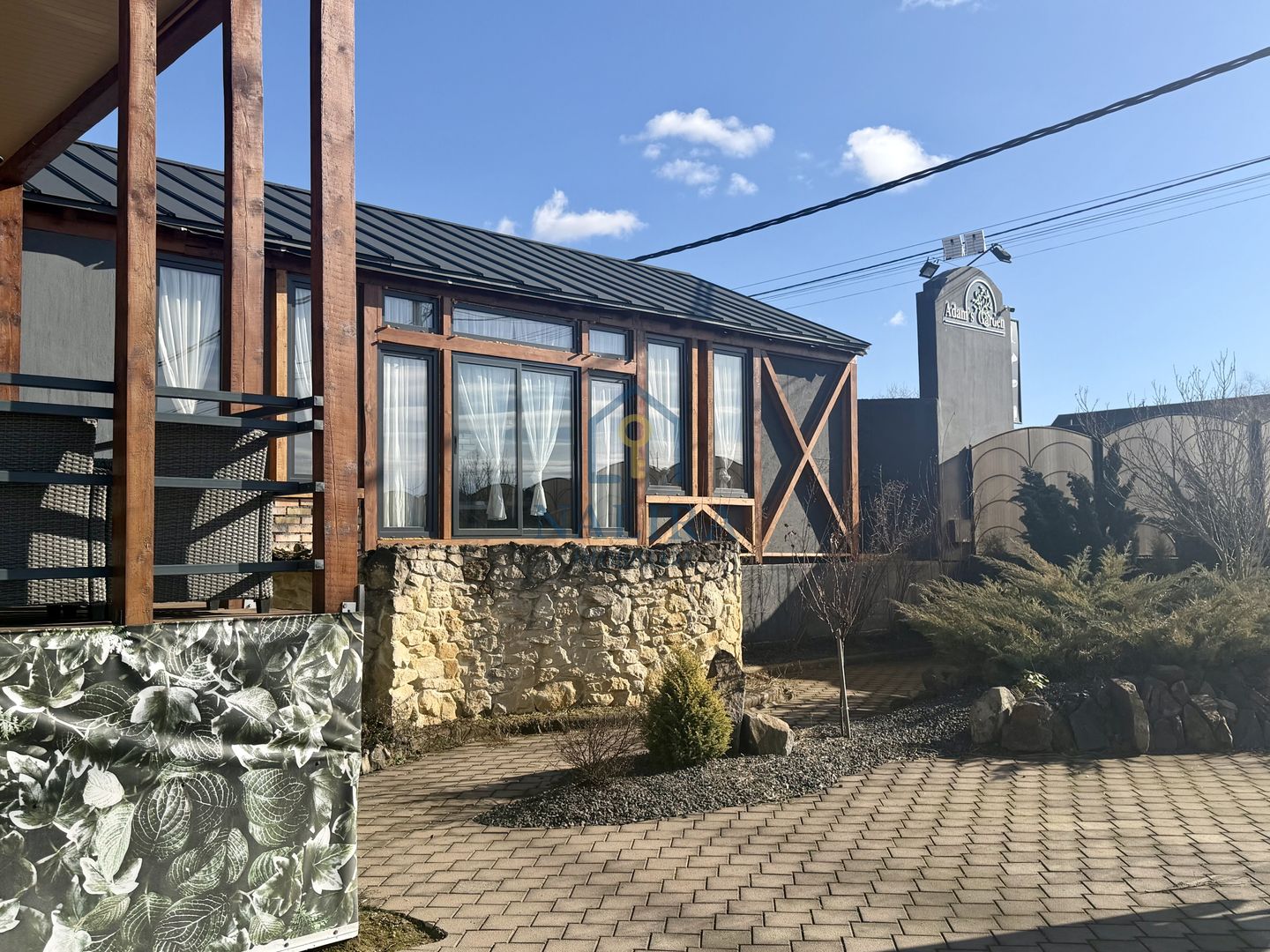 Proprietate unică de vânzare – piscină, restaurant, terasă - Poză 14