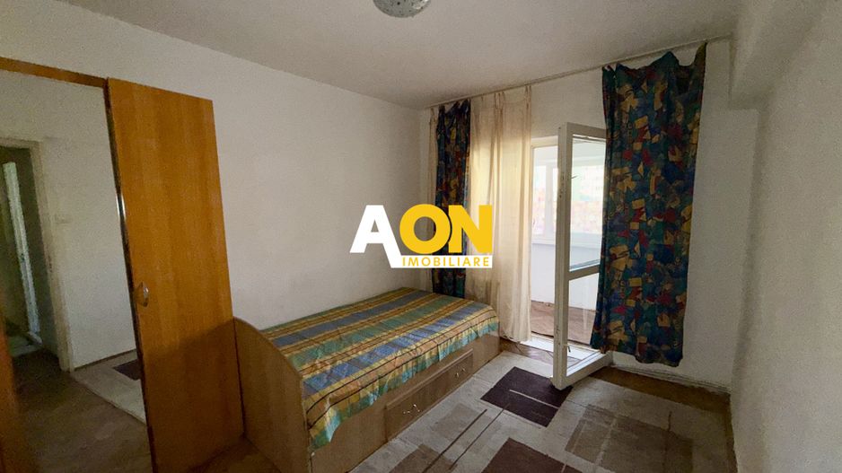 De vanzare apartament 3 camere, etaj 1, Cetate - Poză 3