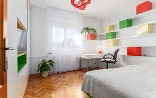 Vilă spațioasă cu curte superbă lângă Parcul Circului - Poză 8