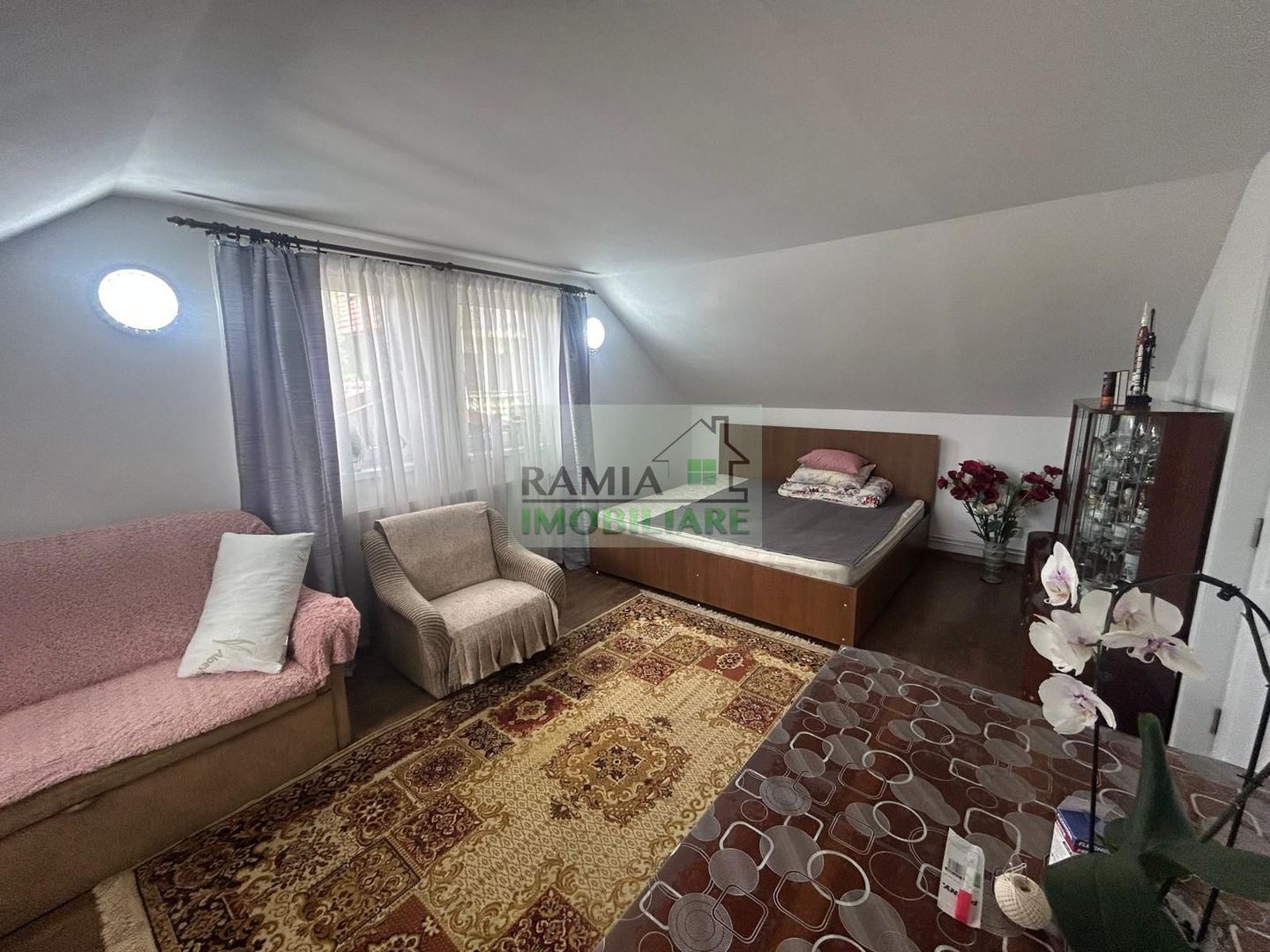 Garsoniera decomandata - Poză 1