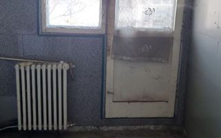 Apartament 2 camere,  etaj 4/4, de renovat, Micro14 - Poză 2