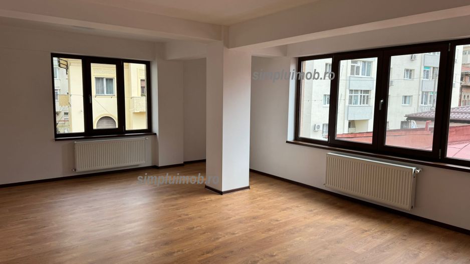 Spatiu birou cladire birouri Metrou Iancului - Poză 1