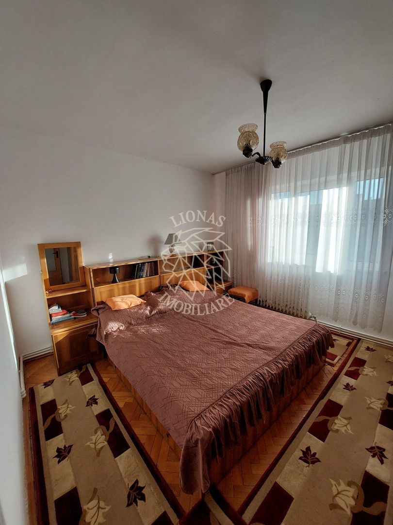 Apartament decomandat 2 camere 51 mp-balcon-Zona Centrala - Poză 2