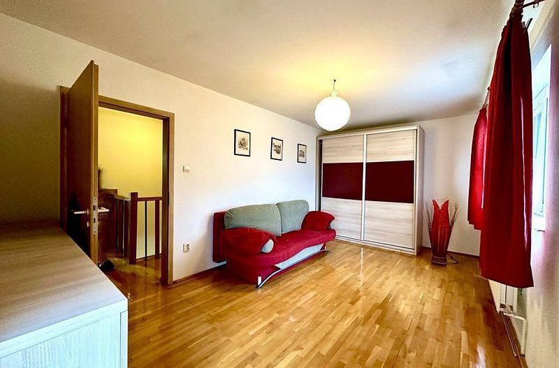 Casa la intrare în Ghiroda - Poză 26