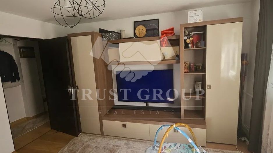 Apartament 3 camere 1 Mai - Poză 2