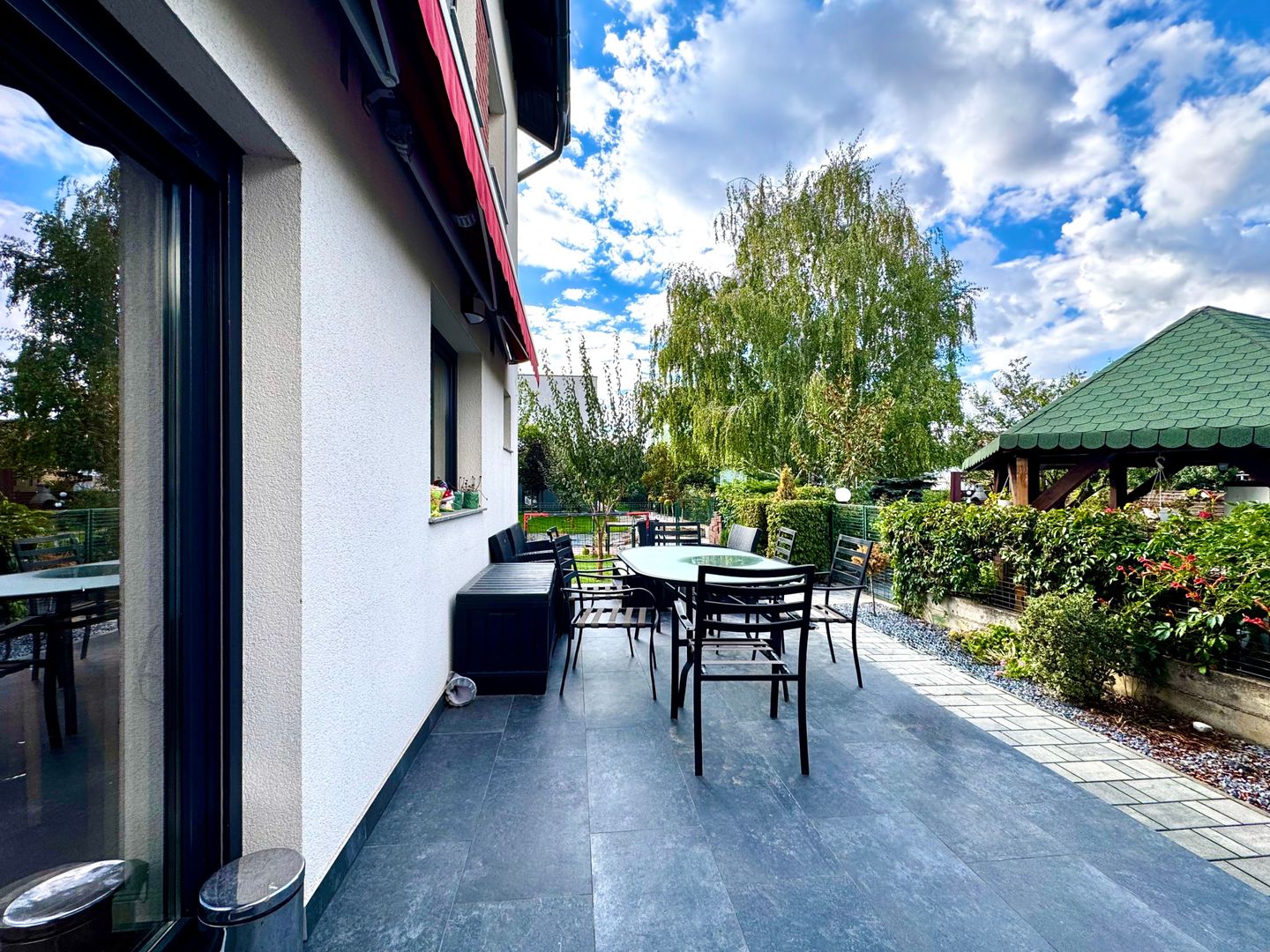 Casa spațioasă, cu teren generos, zona liniștită - in Braytim - Poză 26