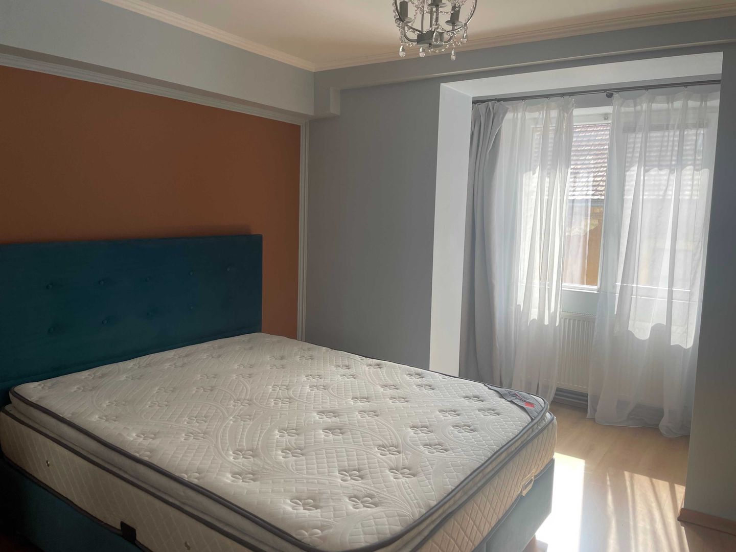 Piata Unirii | 4 Camere | Decomandat | Loc de Parcare. - Poză 2