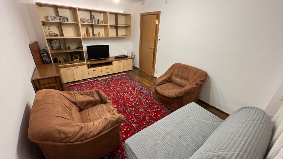 APARAENT 2 CAMERE | BOXA | ARCUL DE TRIUMF - Poză 1