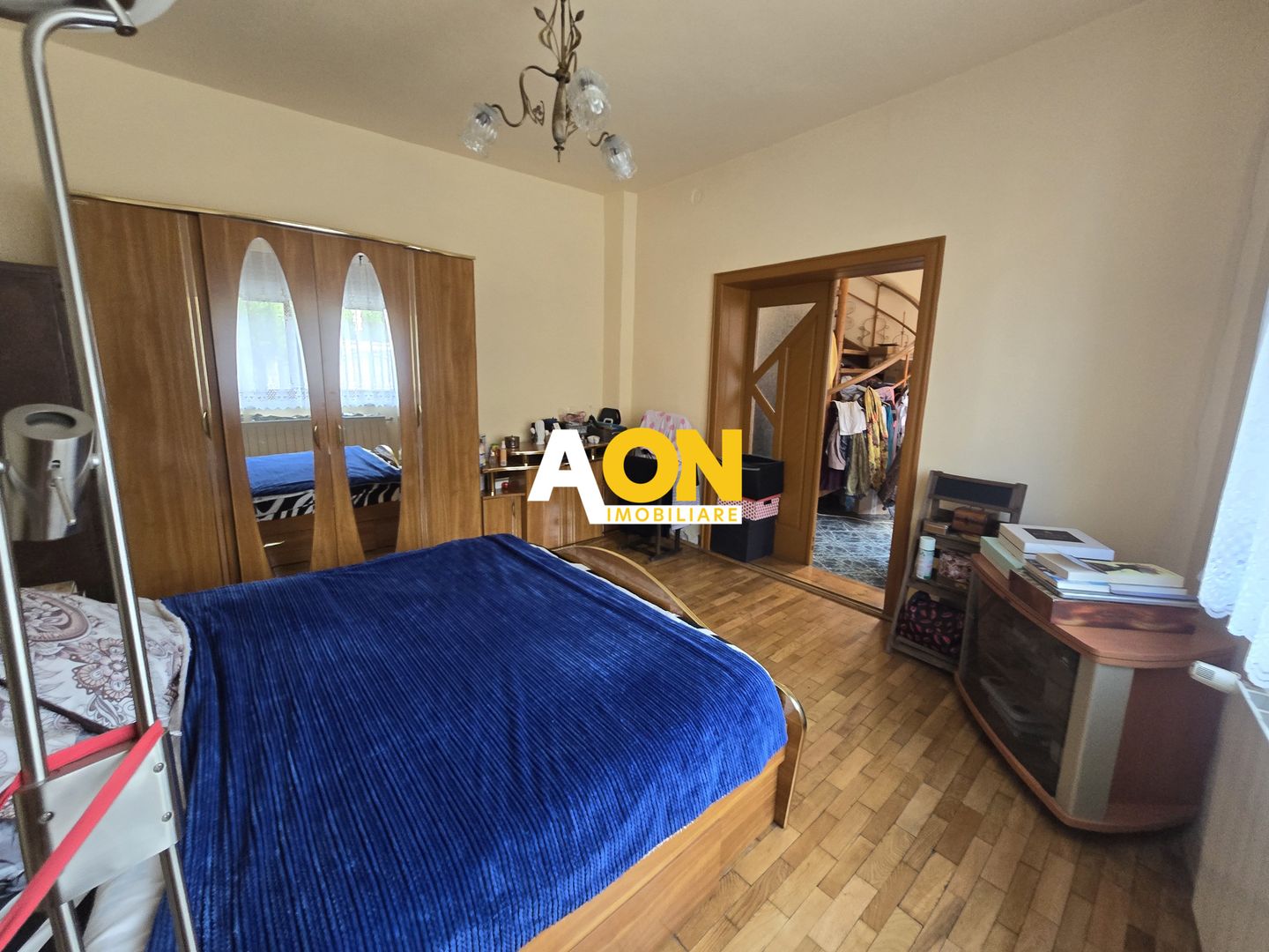 Vila cu 6 Camere,  Zona Centrala - Poză 4