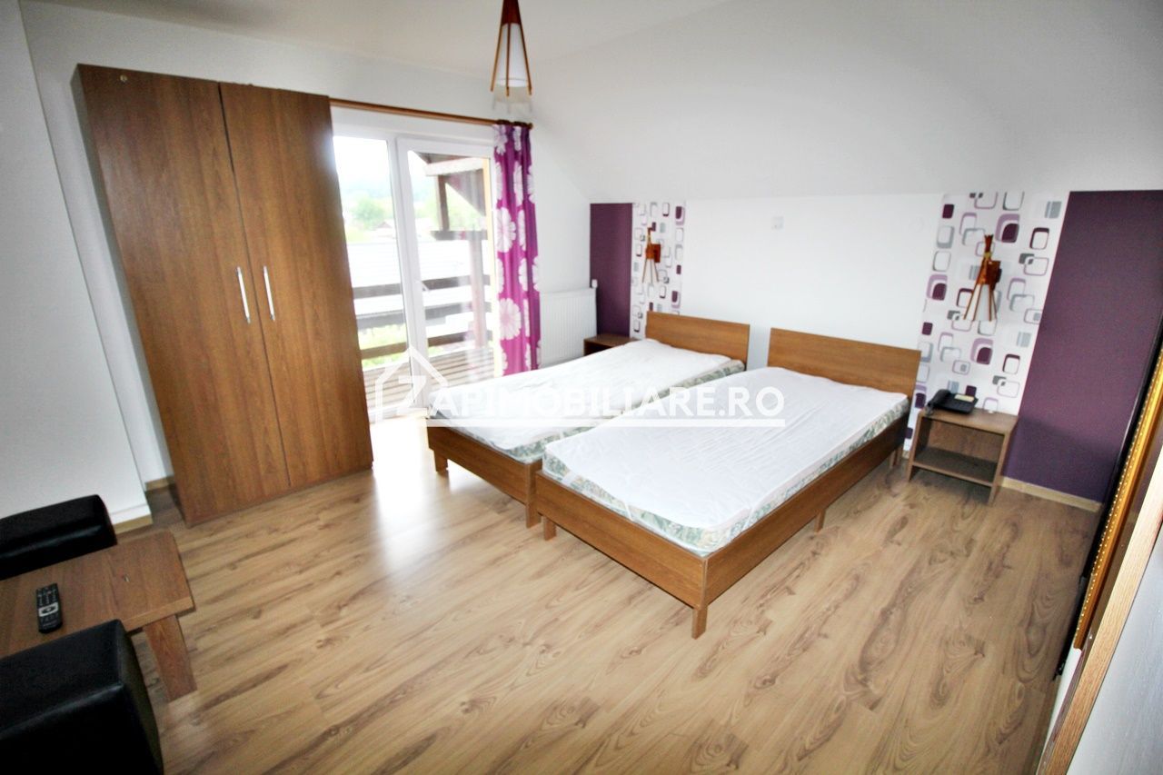Pensiune P-E-M 9 camere,9 bai,1 bucatarie,teren 900 mp - Poză 4